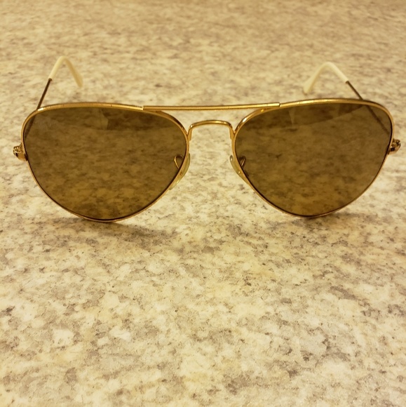 Gold Ray-Ban Aviator Sunglasses - Picture 1 of 3